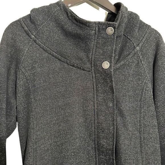 The North Face woman’s black fleece parka size M - Picture 4 of 9